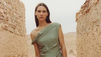 Το minimal φόρεμα από τη Mango που θα φορέσεις σίγουρα στις διακοπές είναι σε έκπτωση