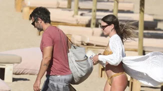 Αθηνά Οικονομάκου & Φίλιππος Μιχόπουλος | Στιγμές χαλάρωσης στη Μύκονο (φωτο)