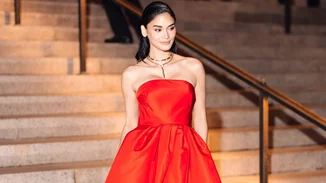 Γιατί αξίζει να προσθέσεις ένα κόκκινο φόρεμα στη festive γκαρνταρόμπα σου;