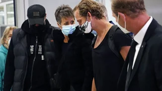 Survivor | Οι πρώτες εικόνες από το αεροδρόμιο της Σοφίας Μαργαρίτη και του Chris Σταμούλη στην Ελλάδα