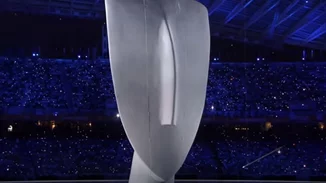 Σαν σήμερα: Είκοσι χρόνια πριν ο Δημήτρης Παπαϊωάννου γήτευε τον κόσμο με την Τελετή Έναρξης των Ολυμπιακών Αγώνων στην Αθήνα