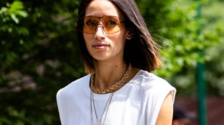 Τα 00s επιστρέφουν δυναμικά και σου προτείνουν το πιο cool κόσμημα για τις καλοκαιρινές εμφανίσεις σου