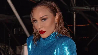 Στο κομμωτήριο η Πηνελόπη Αναστασοπούλου | Μόλις υιοθέτησε το χρώμα-τάση που κάνουν τώρα όλα τα it girls