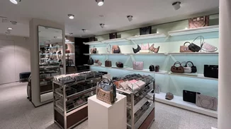 Το νέο κατάστημα Guess στην οδό Τσιμισκή στη Θεσσαλονίκη μόλις άνοιξε τις πόρτες του