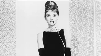 1926-2026 | Το μαύρο φόρεμα κλείνει 100 χρόνια ζωής - 26 ενδιαφέρουσες πληροφορίες που αξίζει να γνωρίζεις