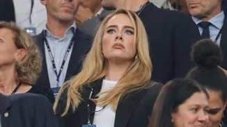 Με δικαστική απόφαση αποσύρεται προσωρινά το τραγούδι της Adele "Million Years Ago"