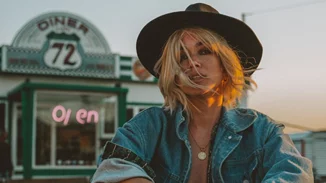 5 Ελληνίδες influencer σου δείχνουν πώς να ντυθείς κομψά το Πάσχα