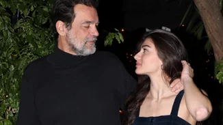 Κωνσταντίνος Καζάκος | Αγκαλιά με την 23χρονη σύντροφό του σε νέα έξοδό τους στη Γλυφάδα