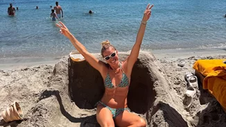 Περήφανη για την ψαριά της η Μαριέττα Χρουσαλά | Οι νέες περιπέτειες στη Μύκονο