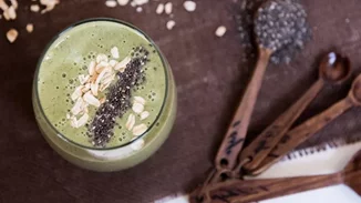 Τι να προσθέσεις στα smoothies για να γίνουν πιο χορταστικά