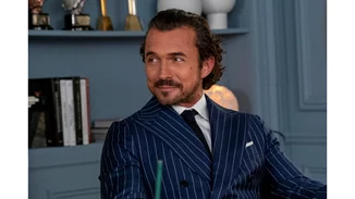 Μόλις συνειδητοποιήσαμε από πού γνωρίζουμε τον Antoine του "Emily in Paris"