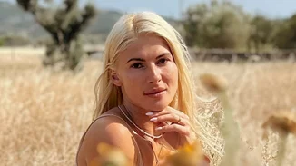 Η Όλγα Πηλιάκη επέστρεψε στην Αθήνα για να πάει κομμωτήριο | Το νέο χρώμα μαλλιών που υιοθέτησε