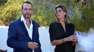 Πάνος Μουζουράκης | Απαντά για πρώτη φορά στις φήμες χωρισμού από τη Τζίνα Βαρελά