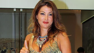 Αγνώριστη η Κλέλια Ρένεση | Με το απόλυτο καλοκαιρινό look για τον νέο της ρόλο