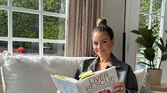 Μαρία Μενούνος | Μας ανοίγει το "ατελείωτο" μπάνιο της