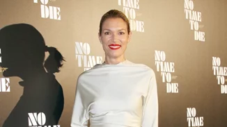 Η Βίκυ Καγιά φόρεσε το ίδιο look με τη βασίλισσα Letizia της Ισπανίας