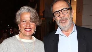 Λουκία Παπαδάκη | Τα υπέροχα γκρίζα μαλλιά της, η μακροχρόνια σχέση και οι υπεροπτικές συμπεριφορές συναδέλφων της