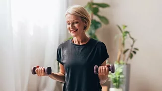 Είσαι μετά τα 50; Αυτά τα 8 λάθη σε εμποδίζουν να χάσεις κιλά