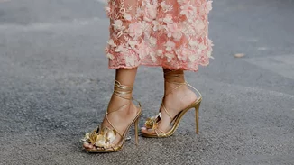 Μύκητες, σκασμένες φτέρνες, αδύναμα νύχια | 7 προϊόντα που θα "σώσουν" τα πόδια σου μετά τις διακοπές