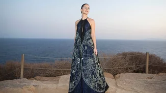 Η εμφάνιση της Ευγενίας Νιάρχου στο Dior dinner - Το φόρεμα με αρχαιοελληνικές αναφορές