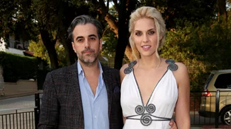 Μαντώ Γαστεράτου | Η σπάνια φωτογραφία με τον σύζυγό της που αποφεύγει τη δημοσιότητα, με αφορμή τη γιορτή του