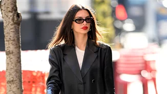 Βαρέθηκες τα κλασικά τζιν παντελόνια; | Ανακαλύψαμε το item που θα αναβαθμίσει το ανοιξιάτικο στιλ σου