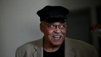 Πέθανε ο ηθοποιός James Earl Jones, η φωνή του Darth Vader, σε ηλικία 93 ετών