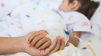 Θεσσαλονίκη | Καταγγελίες ότι έδιναν αγωγή για τη νόσο Kawasaki στην 3χρονη - Ζητούν να κατασχεθεί ο ιατρικός φάκελος