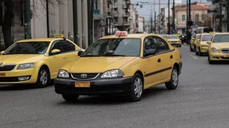 Φορολογικό νομοσχέδιο | Οι τέσσερις αλλαγές της τελευταίας στιγμής για καφενεία, ταξί και περίπτερα