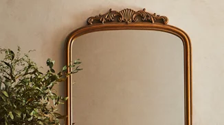 Ο καθρέφτης από Zara Home που θα μεταμορφώσει το σαλόνι σου