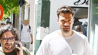 Κωνσταντίνος Αργυρός | Χαλαρή βόλτα στο κέντρο της Αθήνας με γνωστό επιχειρηματία