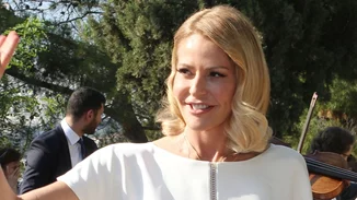 Blast from the past | 8+1 Ελληνίδες celebrities με τα πιο διαχρονικά νυφικά χτενίσματα