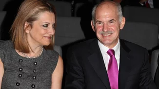 H σπάνια εμφάνιση της Άντας Παπανδρέου στο Μουσείο της Ακρόπολης