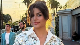 Η Δανάη Παππά με μανικιούρ στην all-time classic απόχρωση για το καλοκαίρι