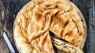 Ηπειρώτικη τυρόπιτα με σπιτικό χωριάτικο φύλλο από την Αργυρώ Μπαρμπαρίγου