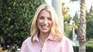 Η Μαρία Ηλιάκη βγήκε πολύ ανανεωμένη από το κομμωτήριο | Έβαψε τα μαλλιά της στο top χρώμα του καλοκαιριού