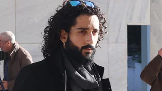 Δημήτρης Ήμελλος | Συγκινημένος ο γιος του, Φοίβος Ήμελλος στο τελευταίο "αντίο" του ηθοποιού