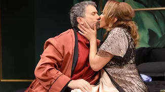 Θεατρικοί έρωτες για του Αγίου Βαλεντίνου: Πάθος, χιούμορ και ανατροπές