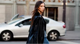 H πιο περίεργη τάση στα jeans που φοράνε τώρα τα κορίτσια της μόδας