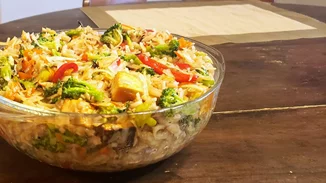 Τι να μαγειρέψω σήμερα; Η πιο light και γευστική σαλάτα του καλοκαιριού που θα θες να τρως καθε μέρα