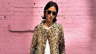 Η Σοφία Καρβέλα φόρεσε το παλτό που δεν φεύγει ποτέ από τις τάσεις της μόδας