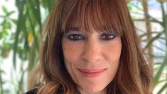 Μυρτώ Αλικάκη | Κυριακάτικη βόλτα με τον σύντροφό της - Το φλοράλ φόρεμά της