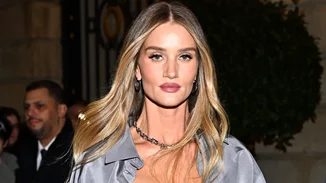 Τα 5 καλύτερα hair glosses για τα πιο λαμπερά μαλλιά που είχες ποτέ