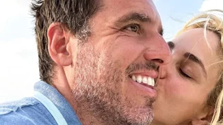 Η Δούκισσα Νομικού απολαμβάνει το πρωινό της στην τραπεζαρία του σπιτιού της | "Πόσο κίτρινο αντέχεις"