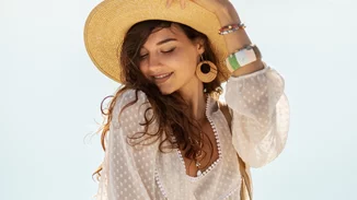 Καύσωνας | 5 outfits που θα σε κρατήσουν cool & chic