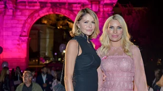 Ελένη Μενεγάκη – Τζένη Μπαλατσινού | Η φιλία τους μέσα από σπάνιες φωτογραφίες