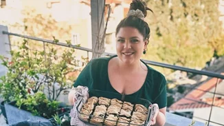 Δανάη Μπάρκα | Μαγείρεψε στο σπίτι της για τον Χρήστο Χατζηπαναγιώτη