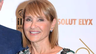 Καλεσμένη σε γάμο | Η εμφάνιση της Μάρας Ζαχαρέα με εντυπωσιακό φόρεμα της συλλογής 5226 by Celia Κritharioti