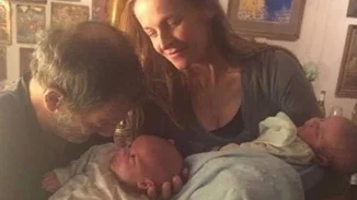 Ηρώ Σαΐα - Σταύρος Ξαρχάκος | Γενέθλια για τα δίδυμα παιδιά τους, Σταύρο και Μαρία-Ιζόλδη