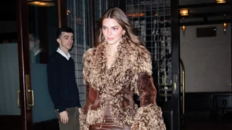 Η εμφάνιση της Kendall Jenner με το τέλειο φόρεμα για την ημέρα του Αγίου Βαλεντίνου